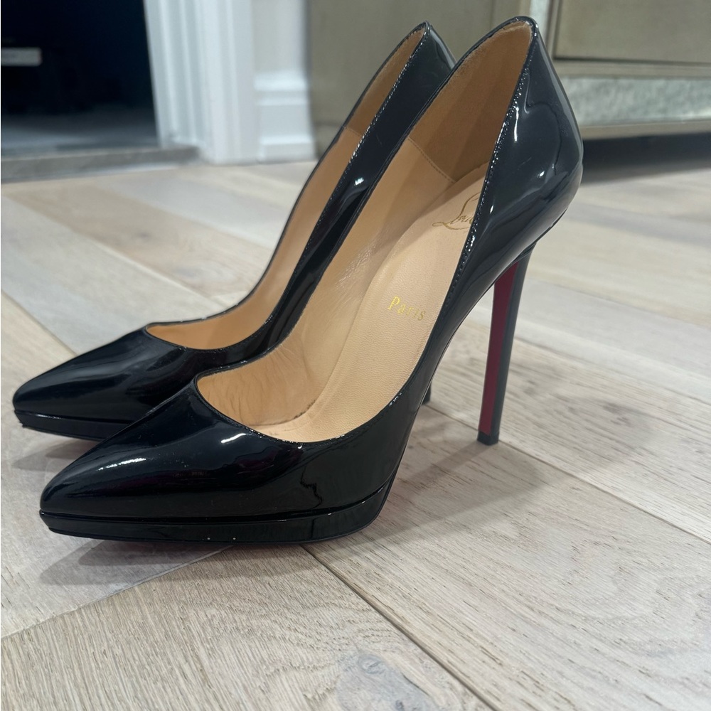 Christian Louboutin Pigalle Plato pump
